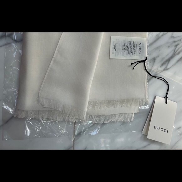 GUCCI GG LOGO WOOL AND SILK SCARF - Picture 10 of 16